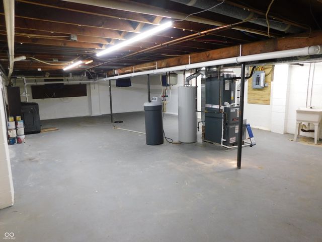 6 E Park Lane, Crawfordsville, IN 47933