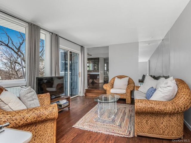 91 Edgecliff Terrace, Yonkers, NY 10705