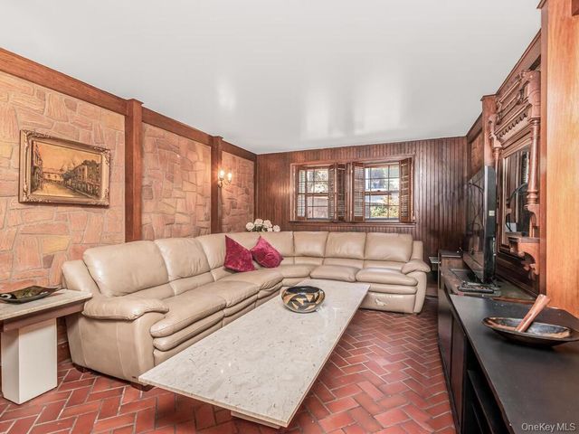 91 Edgecliff Terrace, Yonkers, NY 10705