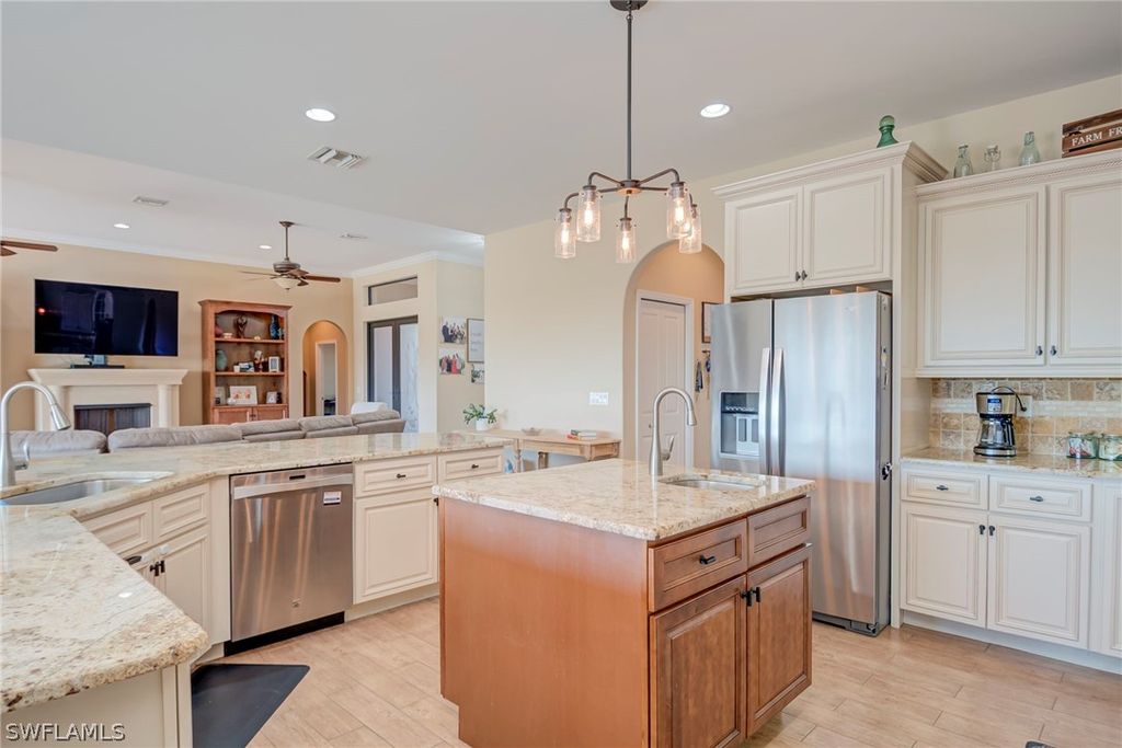 Image 17 of property listing at 1316 NE 20th ST, Cape Coral, FL 33909