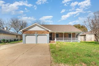 413 Oakwood Circle, Shady Shores, TX 76208