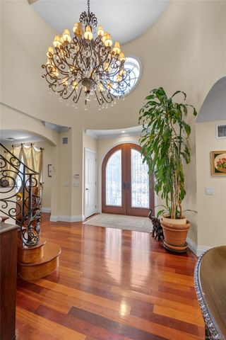 5 Old Field Lane, Lake Success, NY 11020