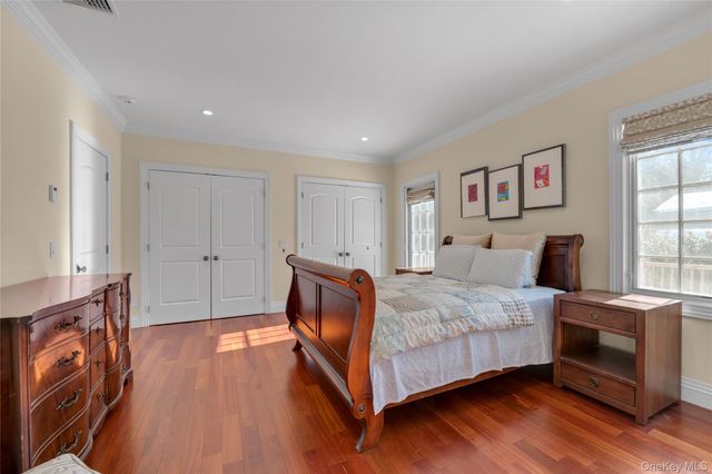 5 Old Field Lane, Lake Success, NY 11020