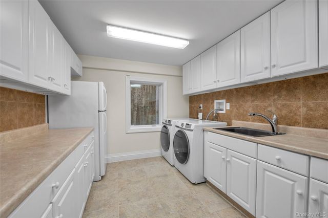 5 Old Field Lane, Lake Success, NY 11020