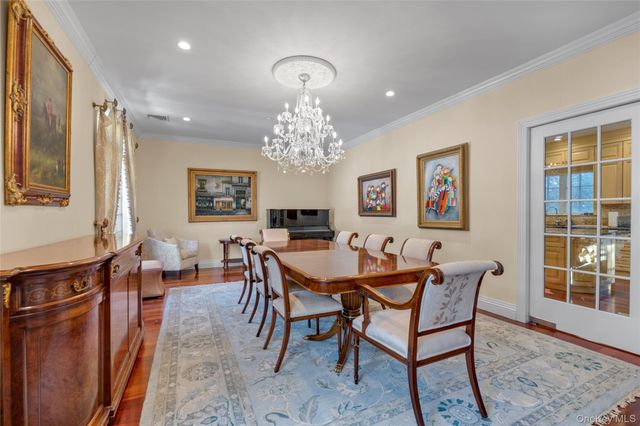 5 Old Field Lane, Lake Success, NY 11020