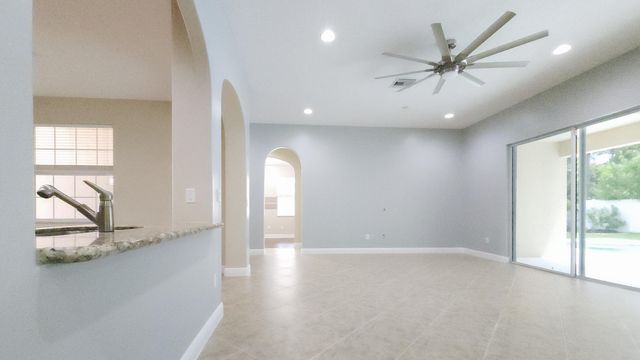 7677 Fieldstone Ranch Square, Vero Beach, FL 32967