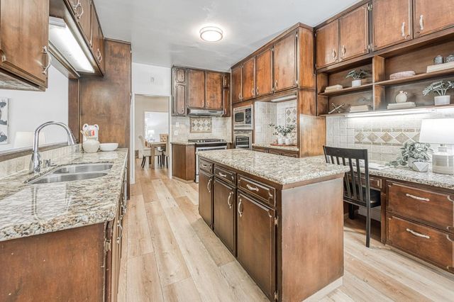 823 E University Avenue, Fresno, CA 93704