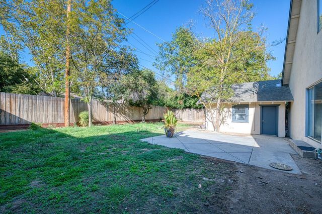 823 E University Avenue, Fresno, CA 93704
