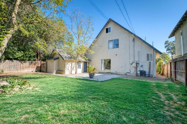 823 E University Avenue, Fresno, CA 93704