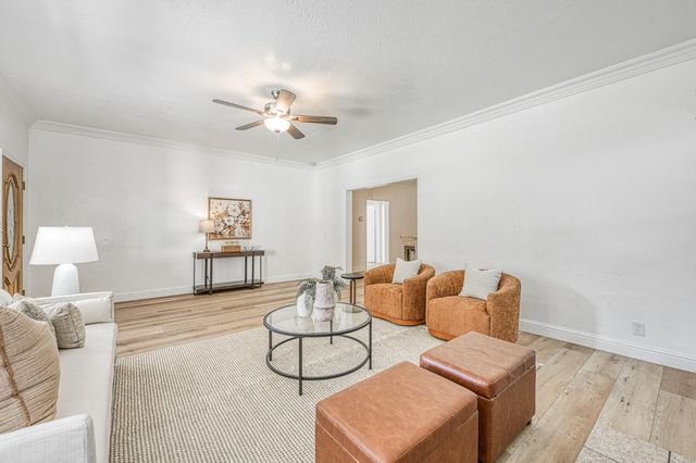 823 E University Avenue, Fresno, CA 93704