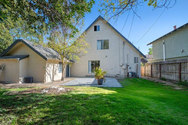 823 E University Avenue, Fresno, CA 93704