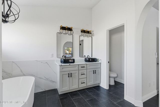 2303 LONGMONT Lane E, Jacksonville, FL 32246