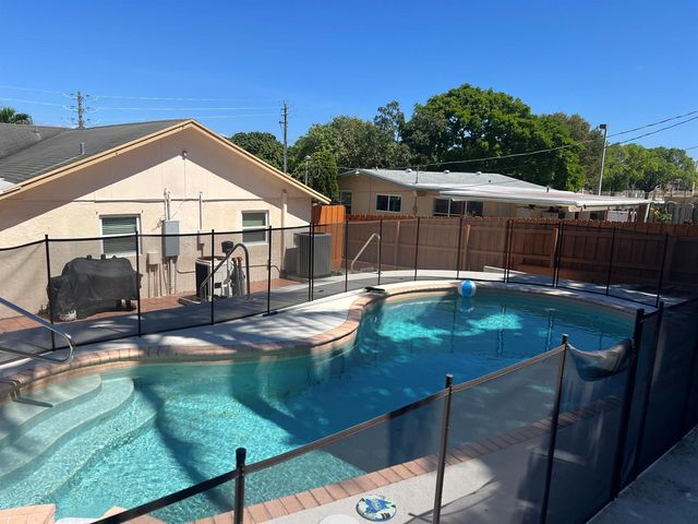 5603 Parker Avenue, West Palm Beach, FL 33405
