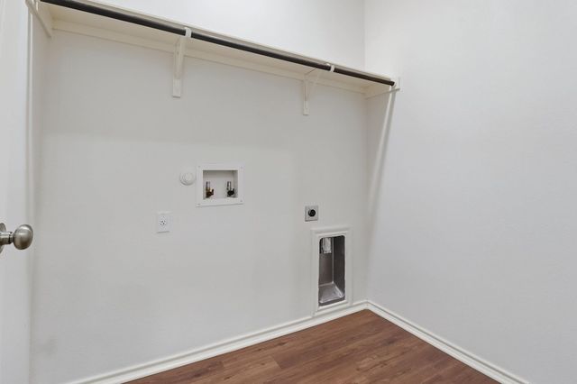 8001 Dampton LN, Austin, TX 78744