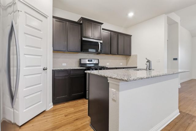 8001 Dampton LN, Austin, TX 78744