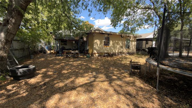 9034 Cardella Avenue, Dallas, TX 75217