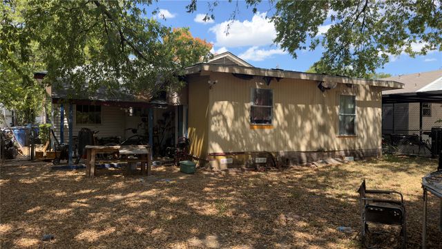 9034 Cardella Avenue, Dallas, TX 75217