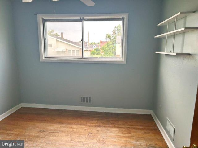7402 SHIRLEY RD, Gwynn Oak, MD 21207
