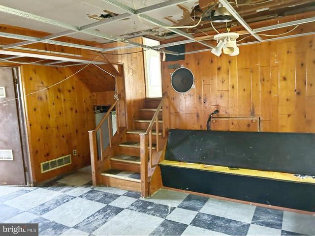 7402 SHIRLEY RD, Gwynn Oak, MD 21207