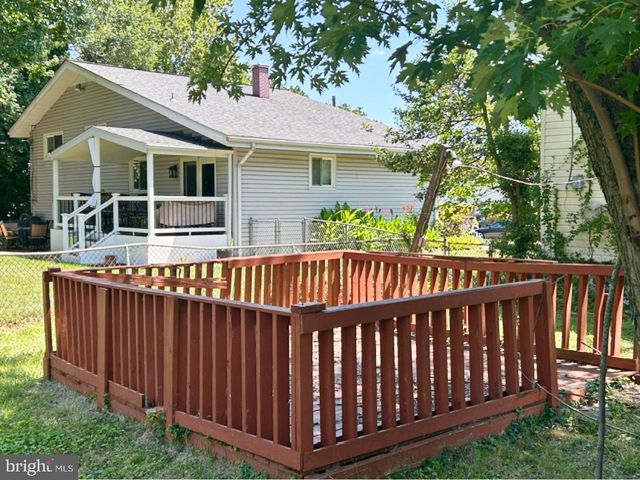 7402 SHIRLEY RD, Gwynn Oak, MD 21207