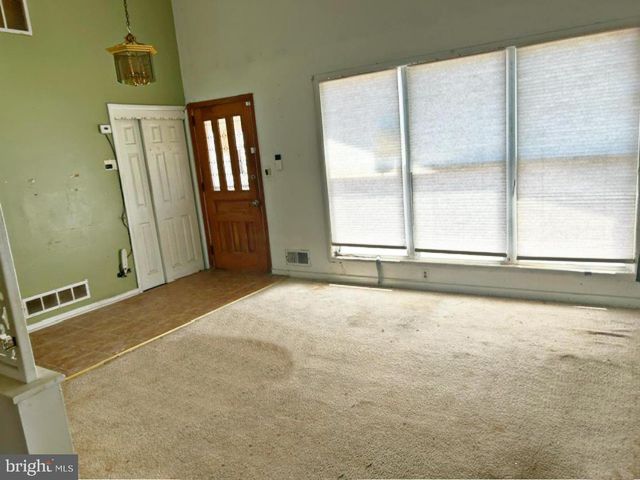 7402 SHIRLEY RD, Gwynn Oak, MD 21207