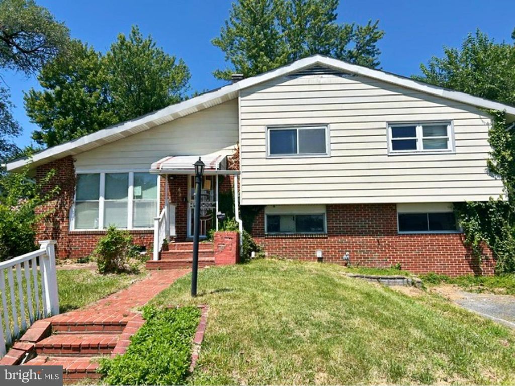 7402 SHIRLEY RD, Gwynn Oak, MD 21207