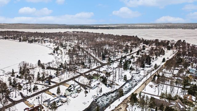 3718 Peninsular, Grawn, MI 49637