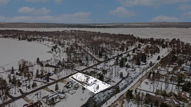 3718 Peninsular, Grawn, MI 49637