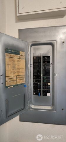 305 W First Street, Aberdeen, WA 98520