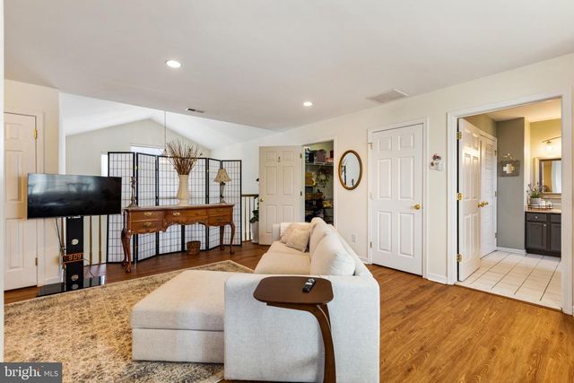 10 WILSON WAY, Riverside, NJ 08075