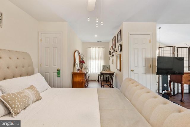 10 WILSON WAY, Riverside, NJ 08075