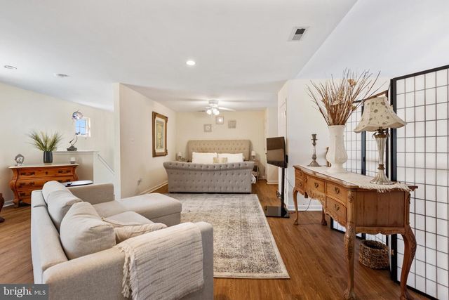 10 WILSON WAY, Riverside, NJ 08075