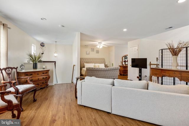 10 WILSON WAY, Riverside, NJ 08075