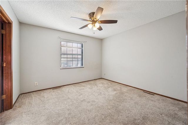 12925 S Brougham Drive, Olathe, KS 66062