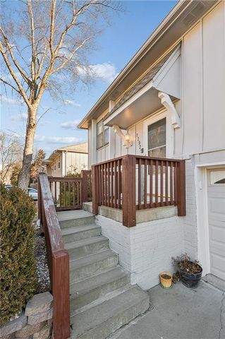 12925 S Brougham Drive, Olathe, KS 66062