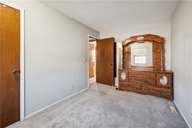 12925 S Brougham Drive, Olathe, KS 66062