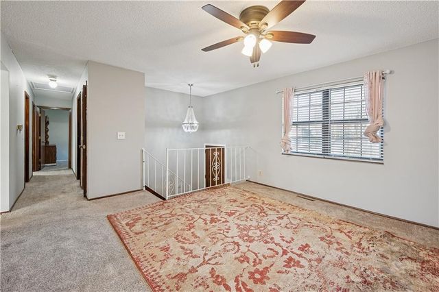 12925 S Brougham Drive, Olathe, KS 66062