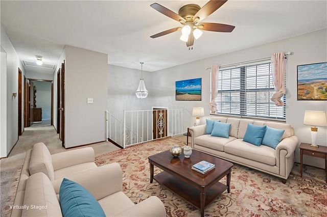 12925 S Brougham Drive, Olathe, KS 66062