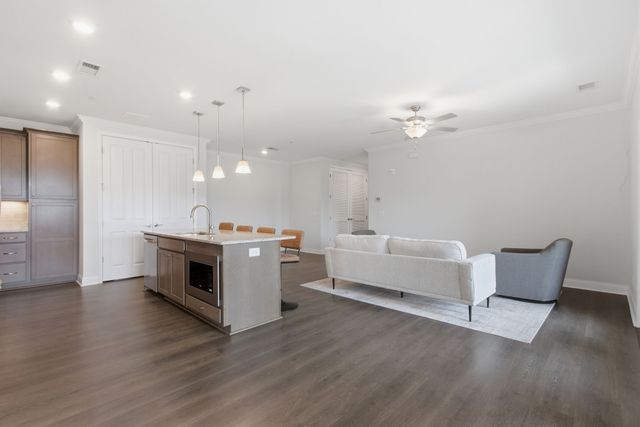 2089 Branford Pl Unit 301, Thompsons Station, TN 37179