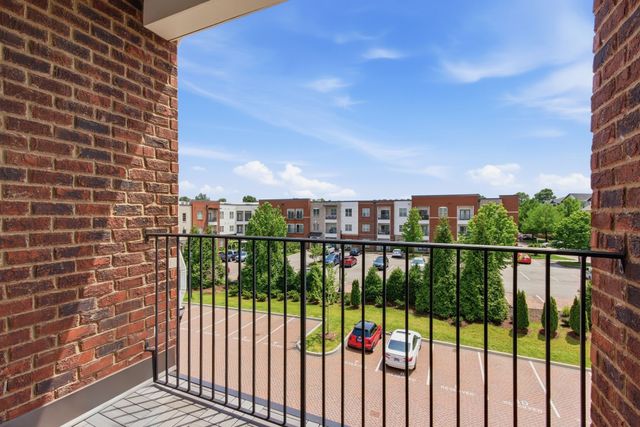 2089 Branford Pl Unit 301, Thompsons Station, TN 37179