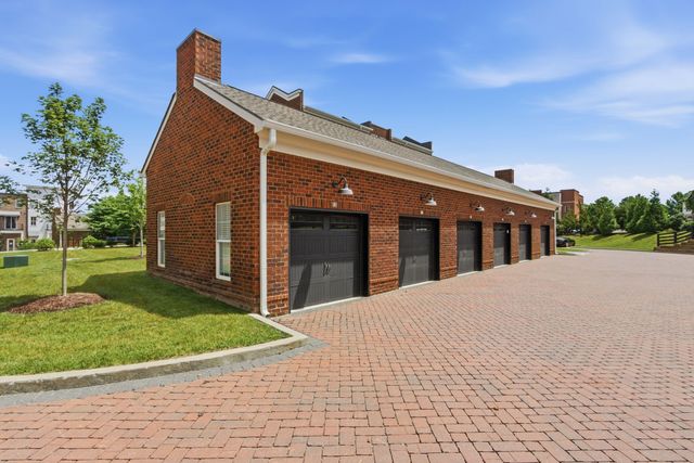 2089 Branford Pl Unit 301, Thompsons Station, TN 37179