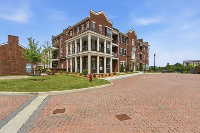 2089 Branford Pl Unit 301, Thompsons Station, TN 37179