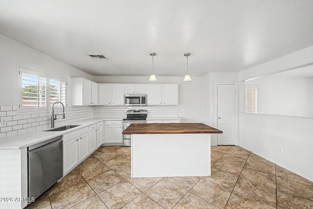1725 E ANASTASIA Street, San Tan Valley, AZ 85140
