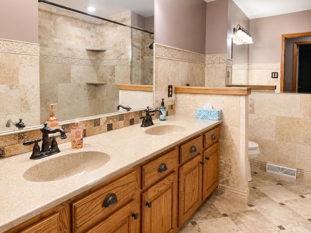 704 E Monroe Street, Mount Ayr, IA 50854