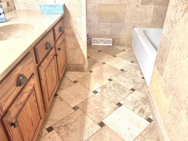 704 E Monroe Street, Mount Ayr, IA 50854