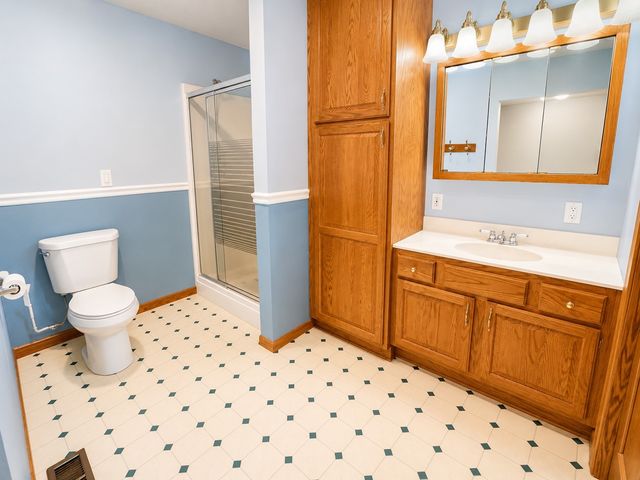 704 E Monroe Street, Mount Ayr, IA 50854