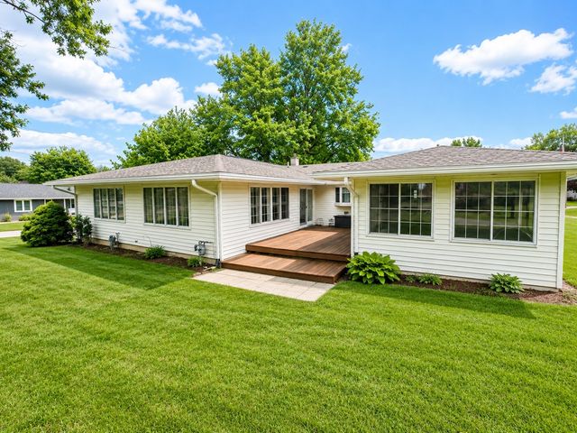 704 E Monroe Street, Mount Ayr, IA 50854
