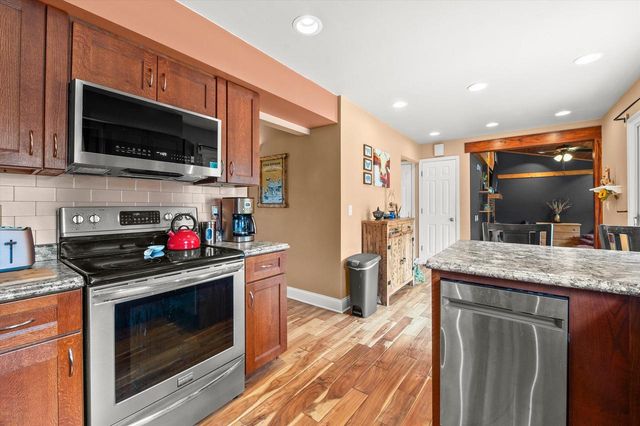 S79W31491 Green Meadow DRIVE, Mukwonago, WI 53149