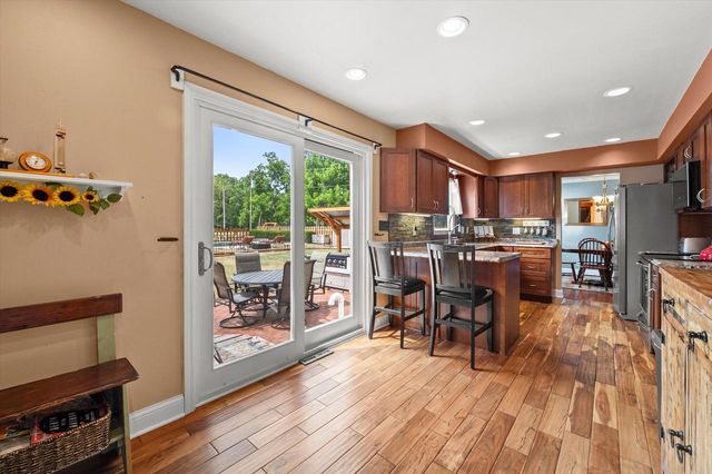 S79W31491 Green Meadow DRIVE, Mukwonago, WI 53149