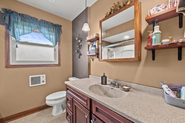 S79W31491 Green Meadow DRIVE, Mukwonago, WI 53149